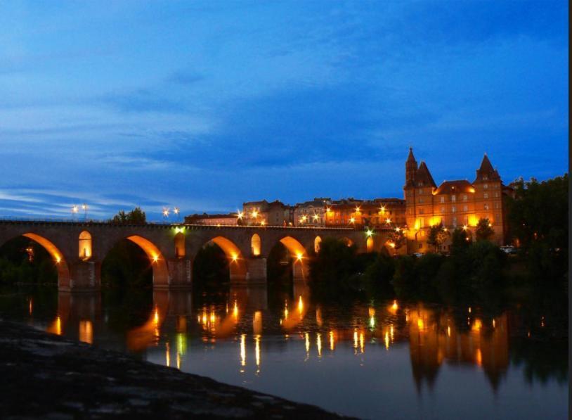 Le Central Montauban Bagian luar foto
